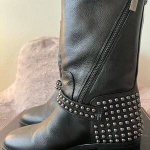 New Vince Camuto Waris Black Rounded Toe Leather Studded Moto Boots 6